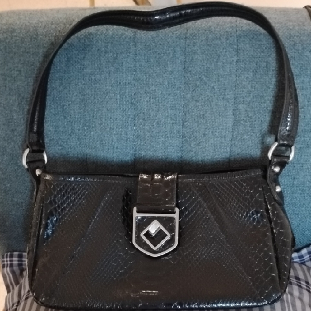 Elegant Black Textured Shoulder Bag